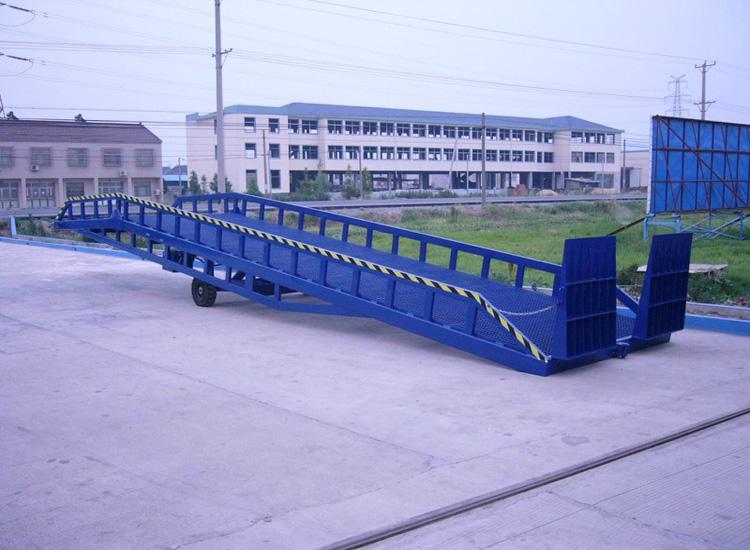 移动式液压登车桥图片 移动式液压登车桥图片